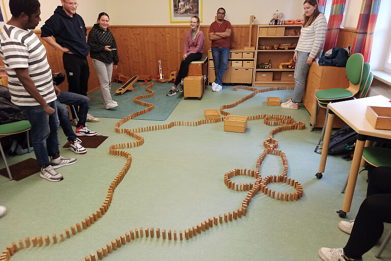 "Krähen schießen" bzw. "Domino Day"